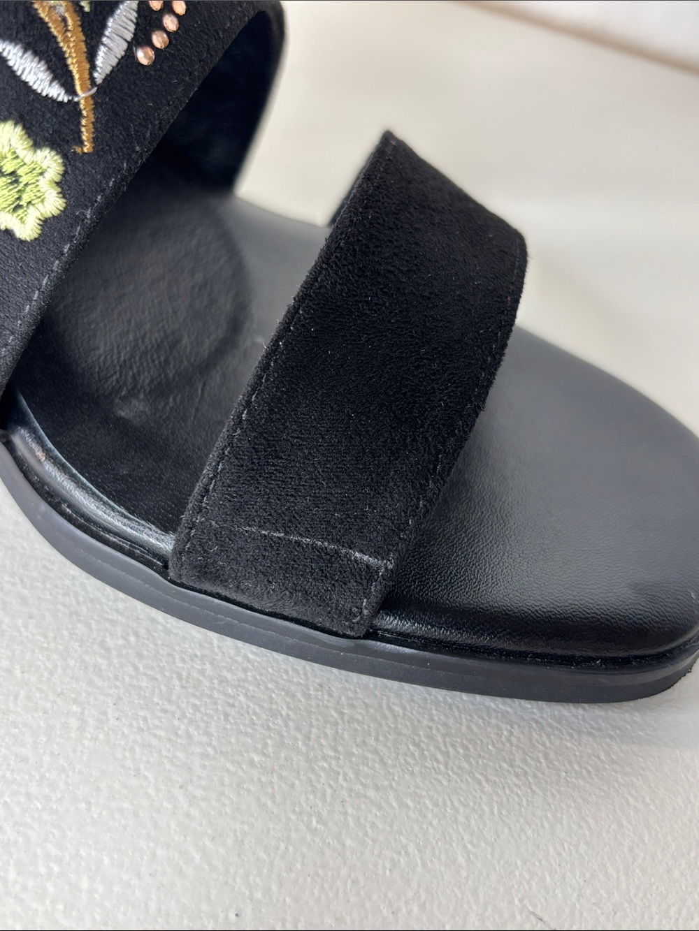AZURA Romantic Embroidered Black Chunky Heel Sandals with Floral Detail 37/6.5 - Picture 13 of 13